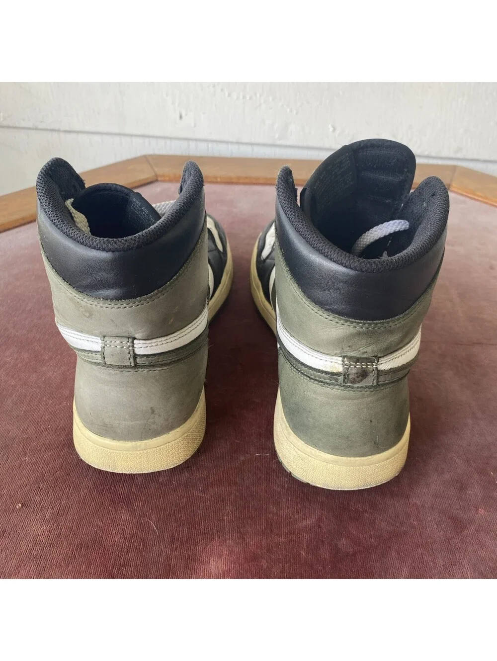 Jordan green hand retro